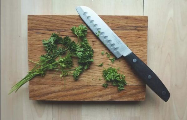 How to make an easy DIY cutting board  