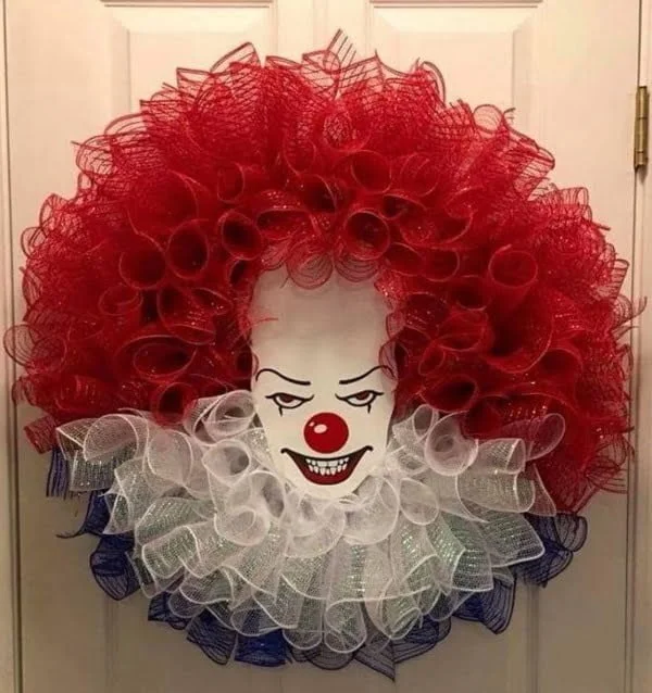 Clown head  wreath idea 