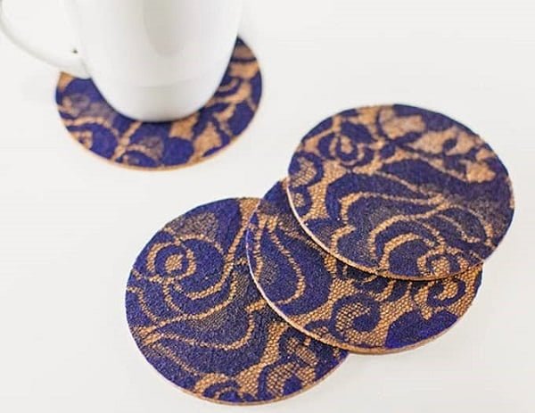 How to make  lace coasters 