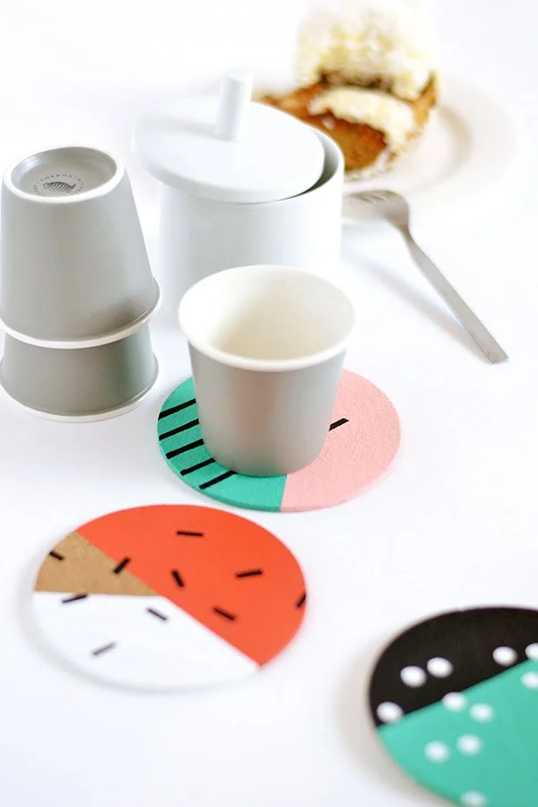 How to make patterned cork coasters