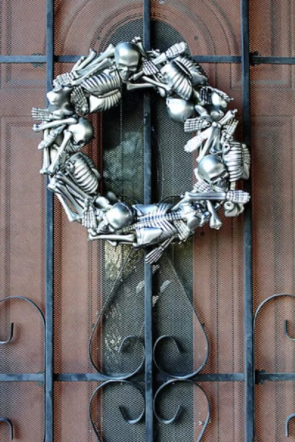 How to make a  skeleton  wreath 