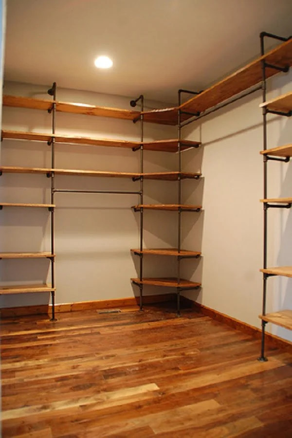 How to build a  rustic closet  