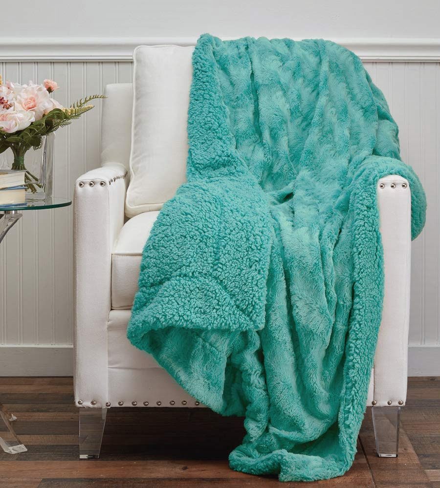 The Top 10 Best Faux Fur Blankets of 2021