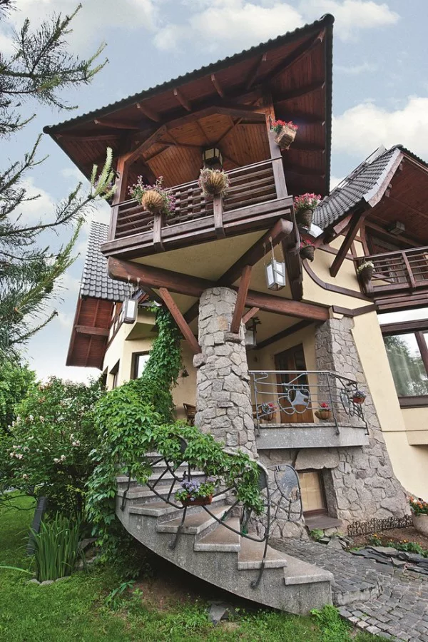 Cool house with rustic exterior