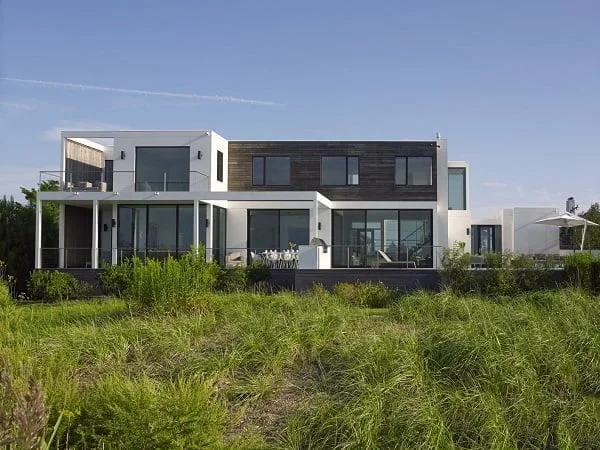 Cool modern house on the bay
