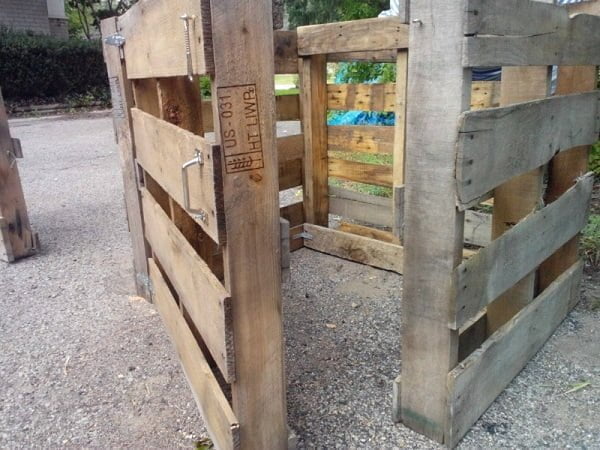 How to make a  pallet compost bin 