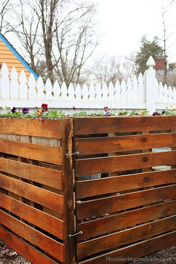 How to build a  pallet wood compost bin 