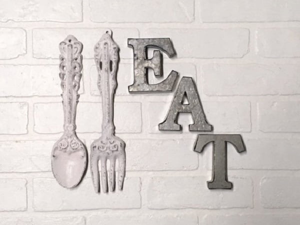 Letter sign and giant utensil kitchen wall art idea #homedecor
