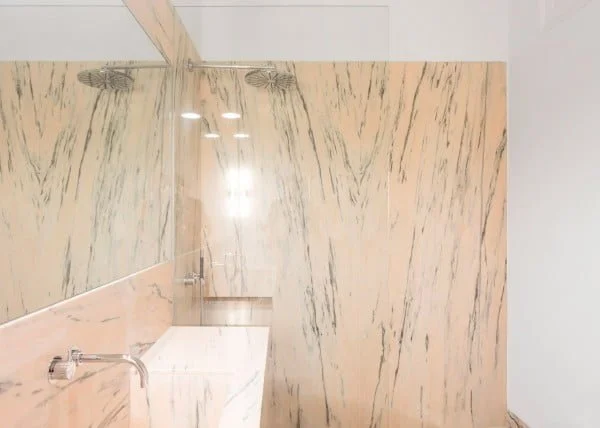 Marble Accents in Minimalist Apartment Decor  