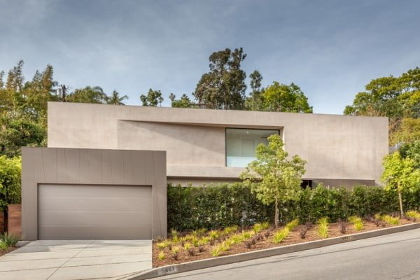 Minimalist House with Glass Walls 