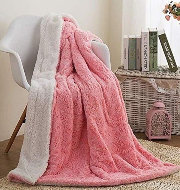 The Top 10 Best Faux Fur Blankets of 2021