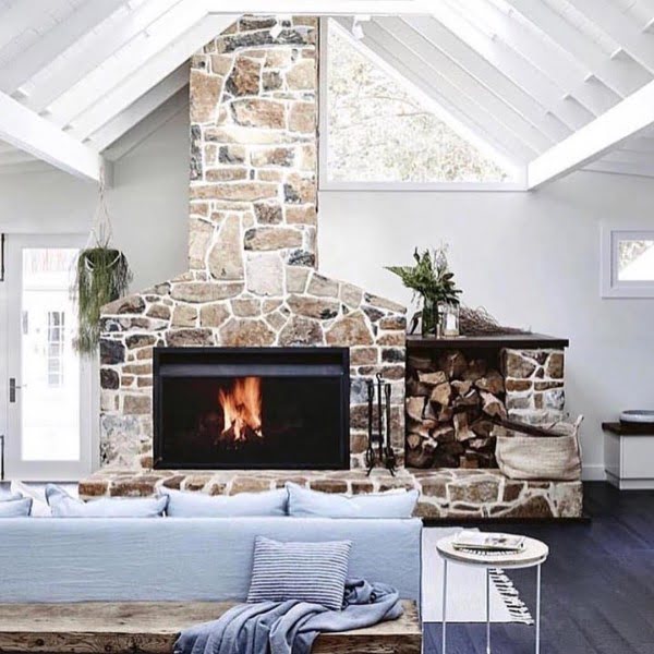 Traditional Stone Fireplace Idea in Modern Decor 