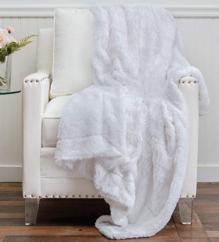 The Top 10 Best Faux Fur Blankets of 2021