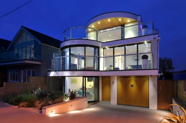 Curvy Modern House