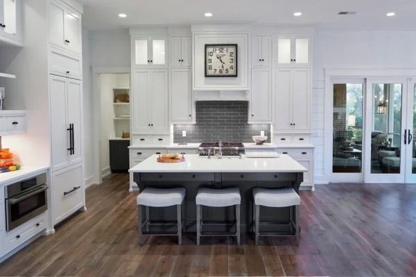 White Shaker Cabinets with Black Hardware 