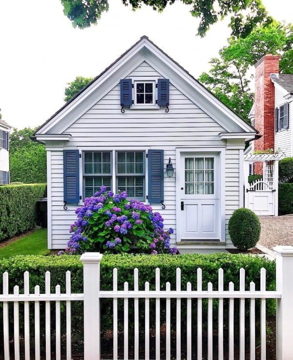 Alternating White Picket Fence 