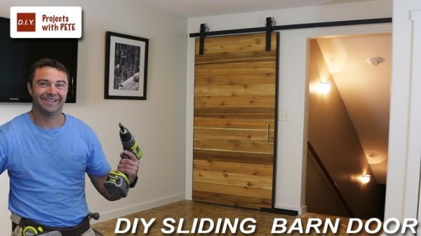 How to Make a Sliding Barn Door #DIY #rustic #homedecor #farmhouse