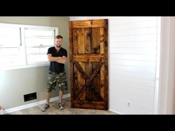The $40 Barn Door - Easy DIY Project #DIY #rustic #homedecor #farmhouse