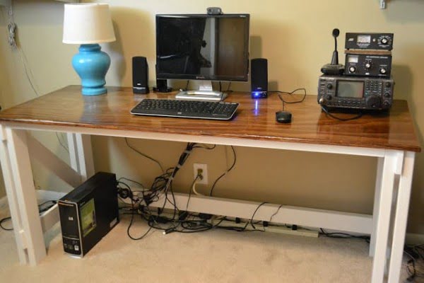DIY Office // Computer Desk #DIY #homedecor #furniture