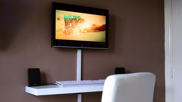 Tiny workspace with a clever small DIY computer desk • Pureinfotech #DIY #homedecor #furniture