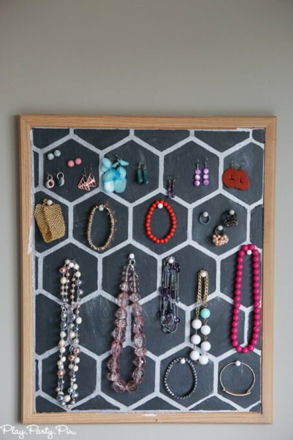 Easy DIY Jewelry Holder from a Cork Board