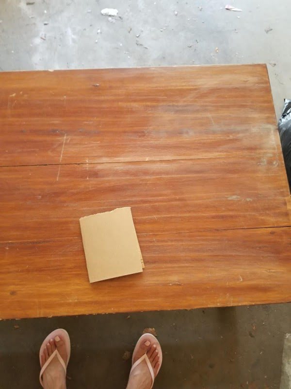 Easy DIY Farmhouse Coffee Table