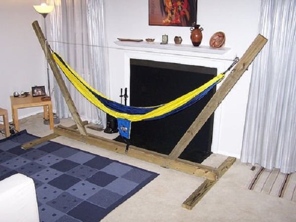DIY hammock stand in 3 steps