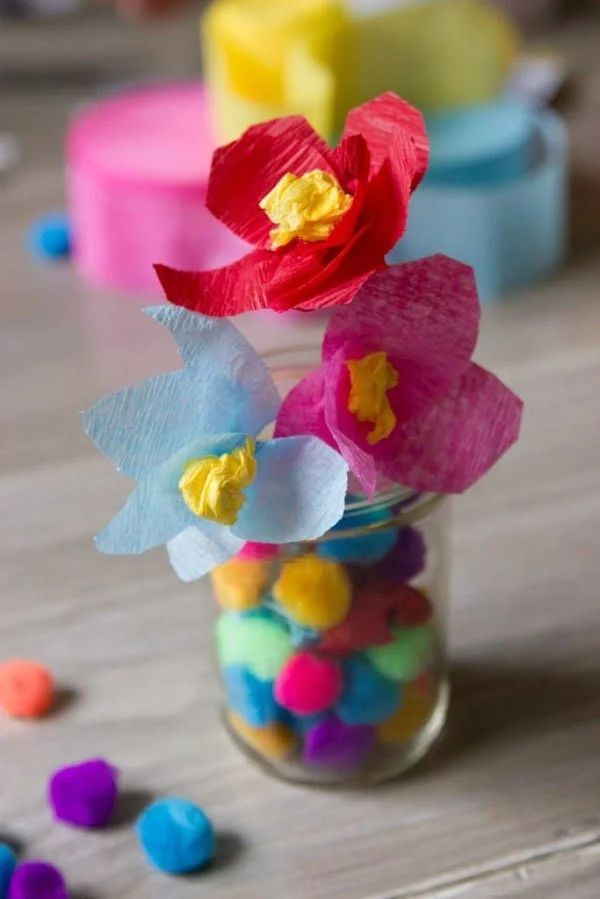 Easy DIY craft: Mexican-inspired paper flowers for flowers crowns   