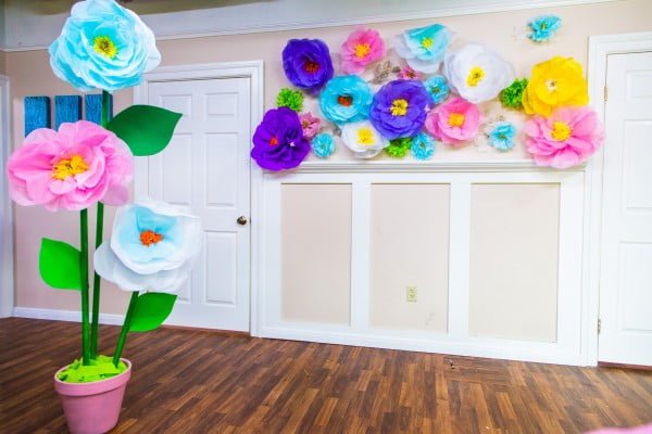 Tanya Memme’s DIY Oversized Paper Mache Flowers   