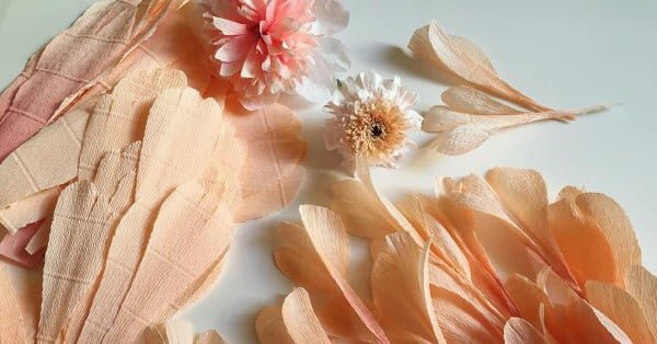 Learn How to Craft Your Own Lifelike Flowers With Paper and Glue   