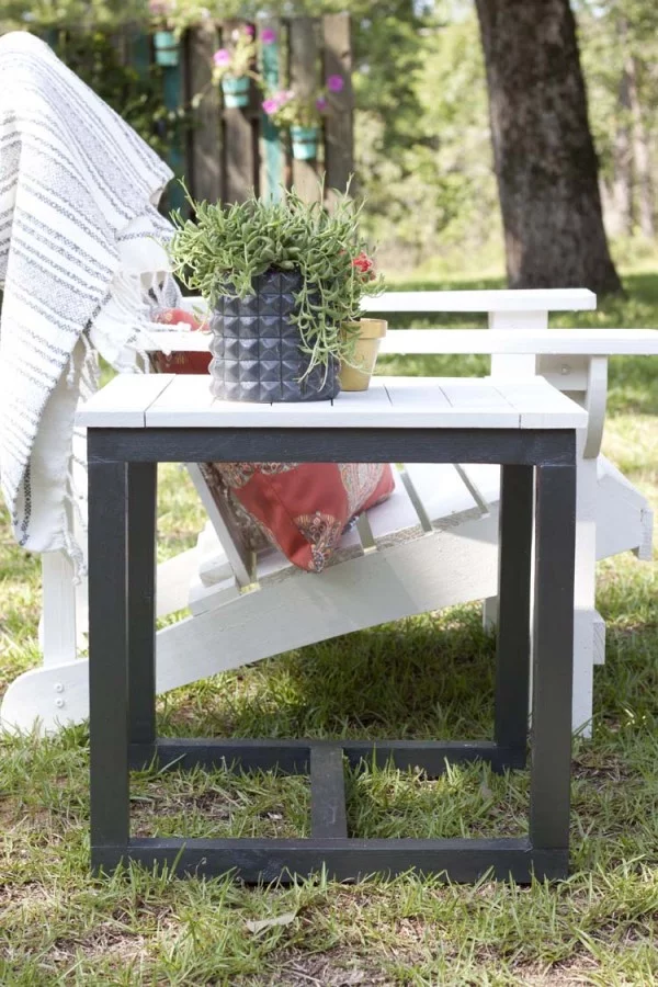 DIY Outdoor Side Table     