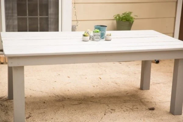 DIY FARMHOUSE BENCHES (FREE BLUE PRINTS)     