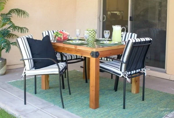 How To Build a DIY Outdoor Table     