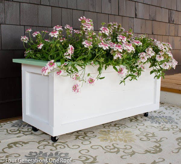 Our Large DIY Planter on wheels {tutorial}    