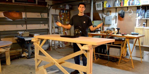 This clever DIY convertible standing desk costs just $200 #DIY #homedecor #workspace #homeoffice #furniture