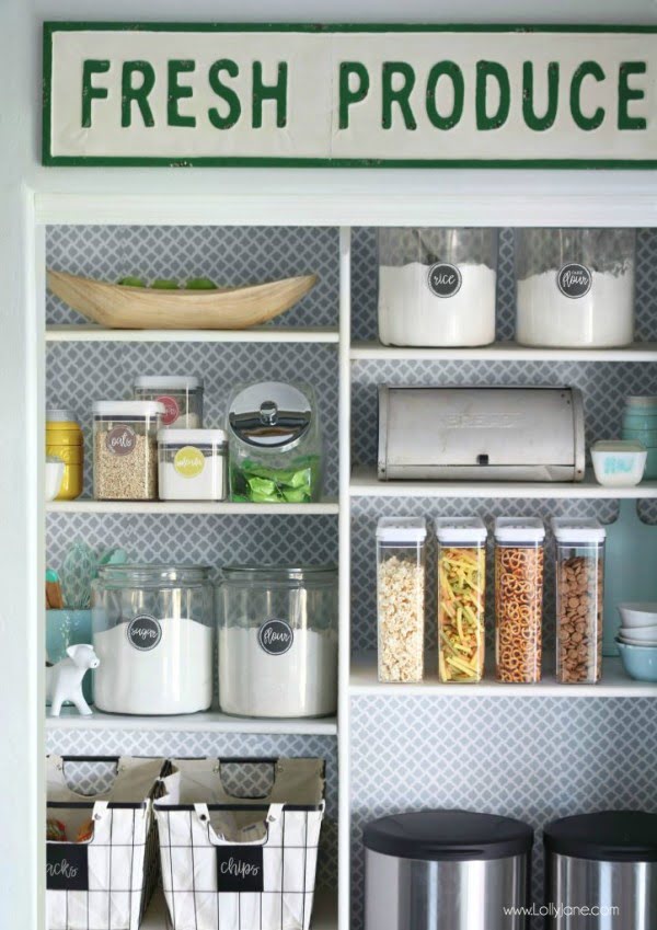 Easy Pantry Faux Wallpaper Makeover #DIY #walldecor #homedecor