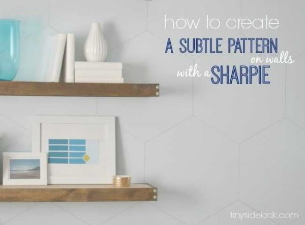 DIY Hexagon Sharpie Wallpaper {tutorial} #DIY #homedecor #walldecor