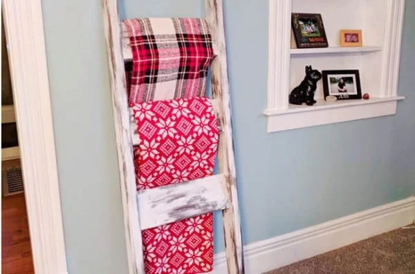 How to Make a DIY Blanket Ladder     