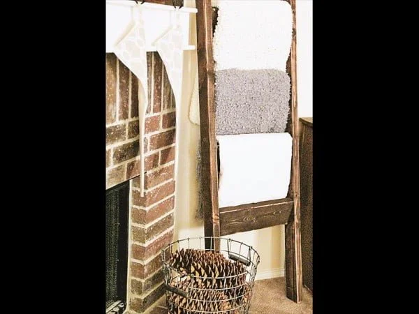 How to make a trendy Mica DIY blanket ladder     