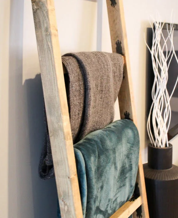 DIY Blanket Ladder     