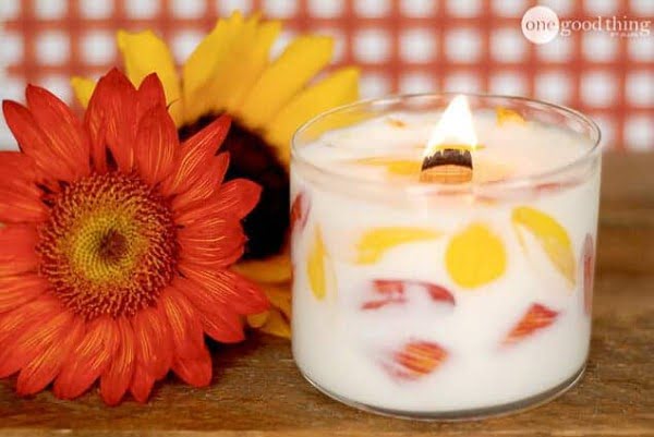 DIY Floral Candle – The Perfect Handmade Gift Idea! · Jillee