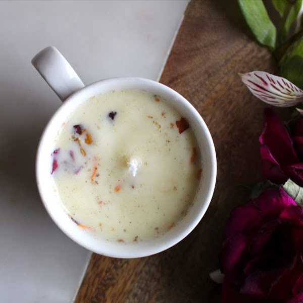 DIY Chai Tea-Scented Candle