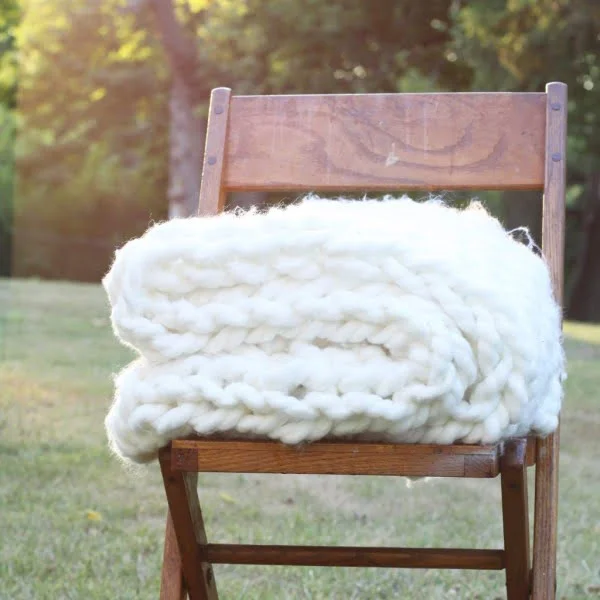 Chunky Arm Knit Throw DIY    