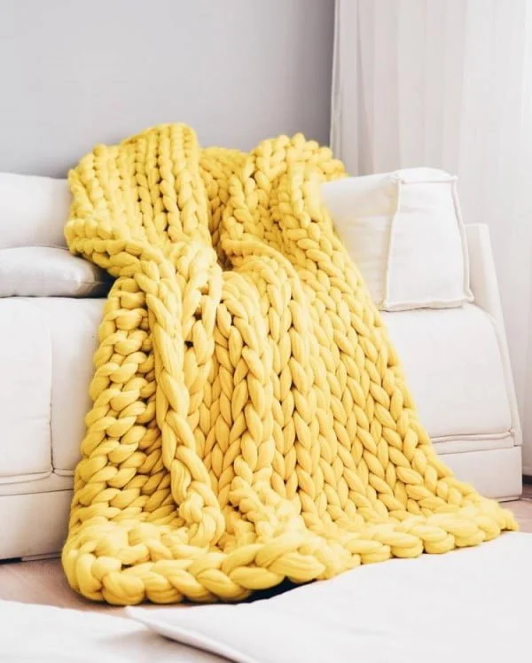 Giganto-Blanket Tutorial Explains How to Make a Chunky Knit Blanket    