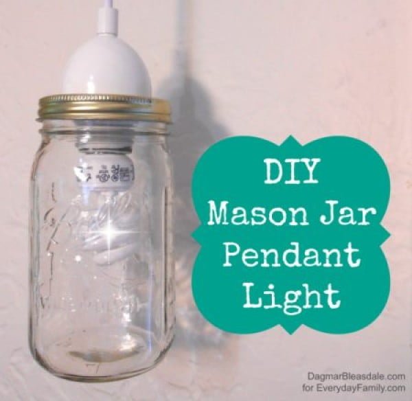 DIY Mason Jar Pendant Light #DIY #homedecor #pendantlights #lighting
