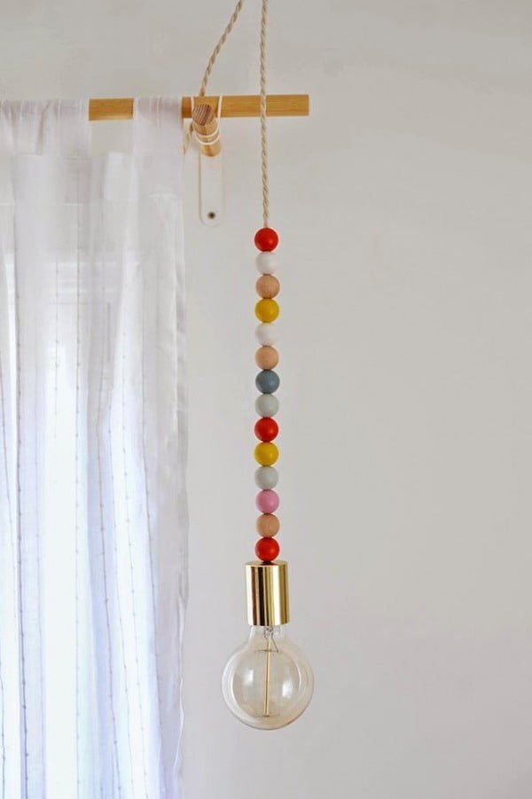 DIY Lighting: Wooden Bead Pendant Light #DIY #homedecor #pendantlights #lighting