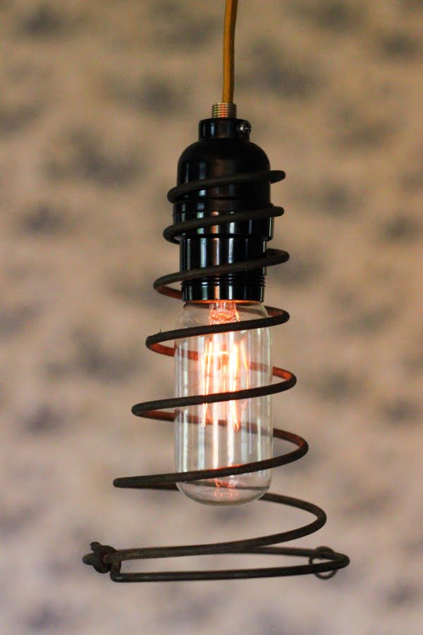 DIY Pendant Lights from Unexpected Items #DIY #homedecor #pendantlights #lighting