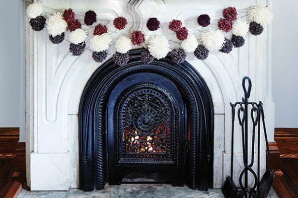 DIY: Pompom Garland #DIY #pompom #crafts #homedecor