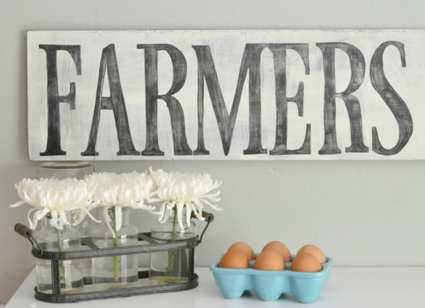 Easy DIY Wooden Farmhouse Sign     