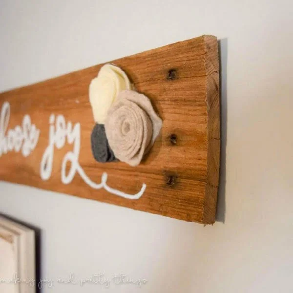 DIY Rustic Pallet Wood Sign: Home Decor Tutorial     